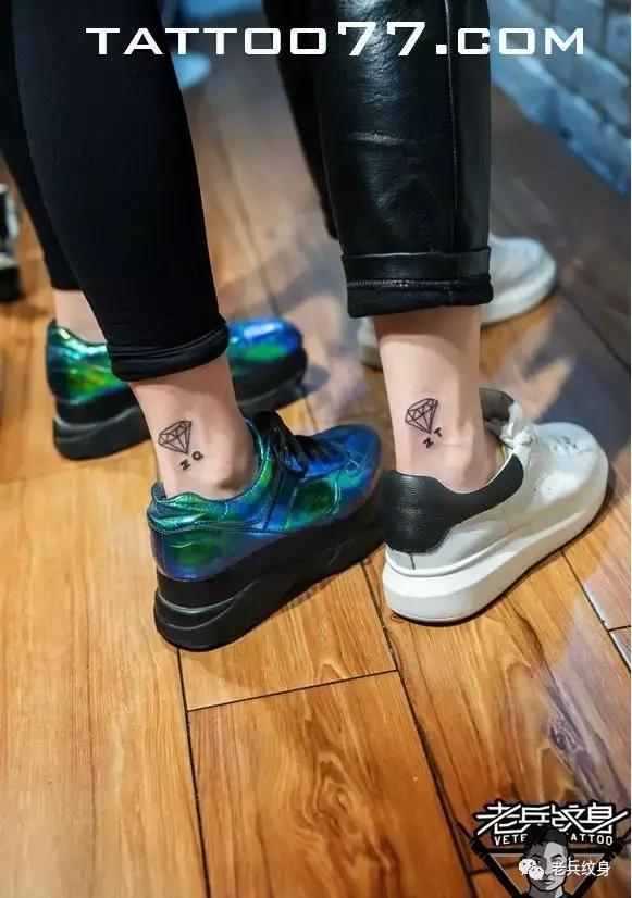 老兵手臂纹身作品欣赏,老传统小图情侣款纹身手稿