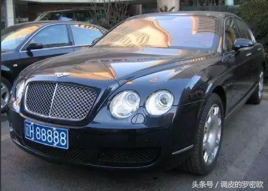 黑色车牌和白色的车牌,车牌照颜色不一样可以过户吗