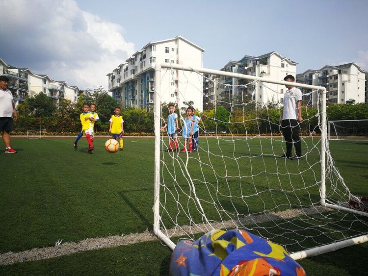 小学校园足球联赛开赛报道,多彩的活动校园足球联赛