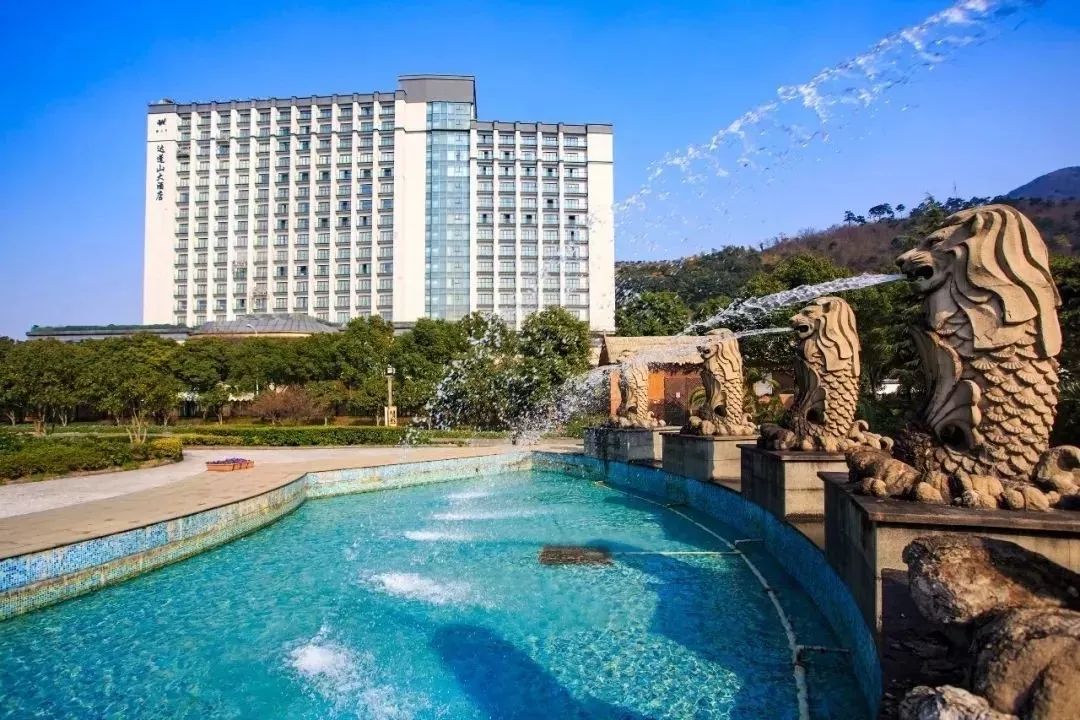 这座跟着周杰伦空降热搜的杨梅味小城，休渔期也能让你吃得满嘴鲜