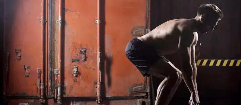 有种来！“自*爱虐**好者”最爱最简单的力量训练，绝对让你又壮又瘦