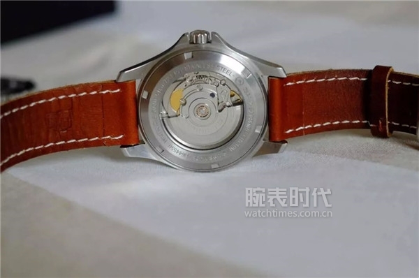 泰格豪雅竞潜和f1哪个好,泰格豪雅竞潜石英表怎么样