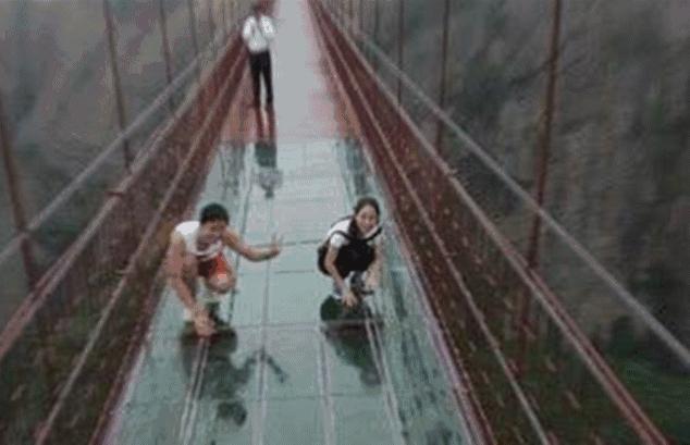 空中玻璃栈道真实感受,浙江玻璃栈道推荐