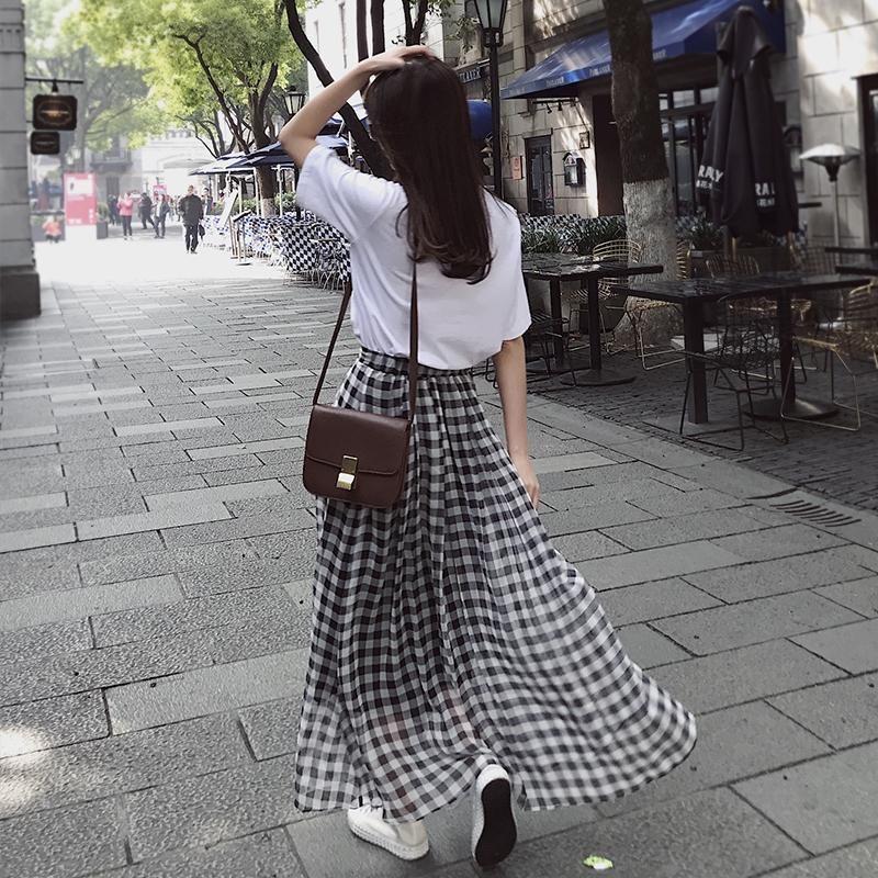 半身裙小清新搭配夏季,白t恤搭配半身裙减龄大气