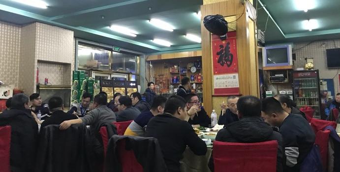 吃他家菜都得拼桌吃，一道雪衣豆沙就卖了70多年！