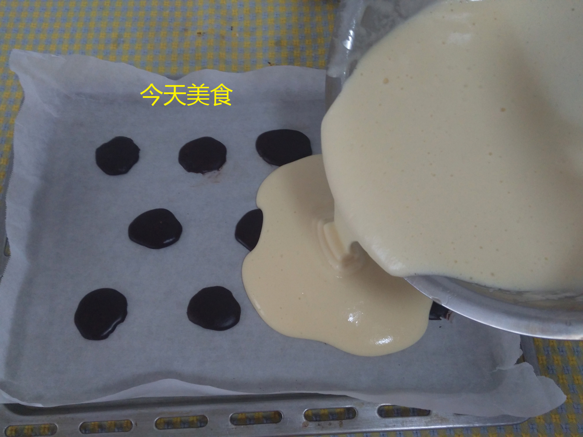 这有详细图文介绍,学一学怎么做蛋糕,就不会被戚风给“气疯”了