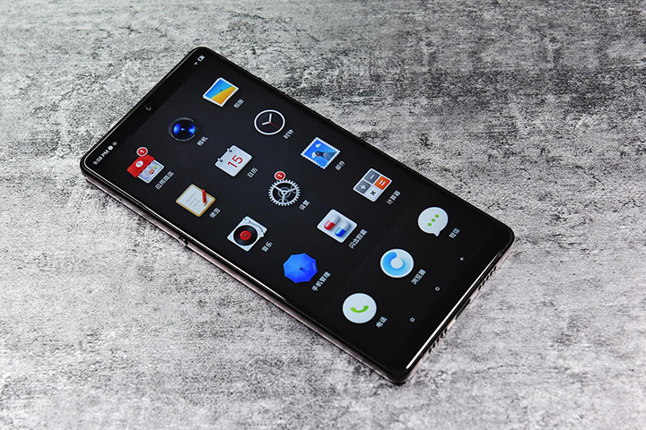 坚果r1镜头刮花已解决,坚果r1还有维修的必要吗