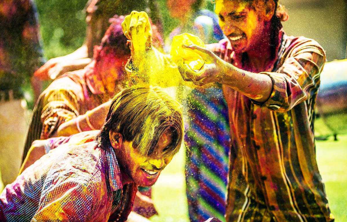 印度的习俗简直辣眼睛，孩子被活埋祭祀，父母却以此为荣