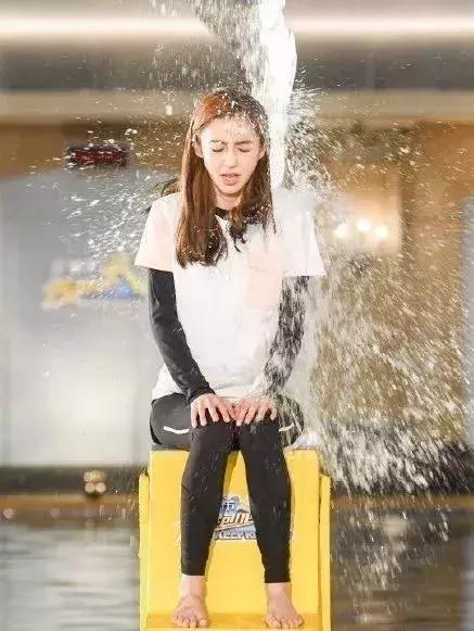 明星涂的大牌口红,明星唇色哪个颜色好看