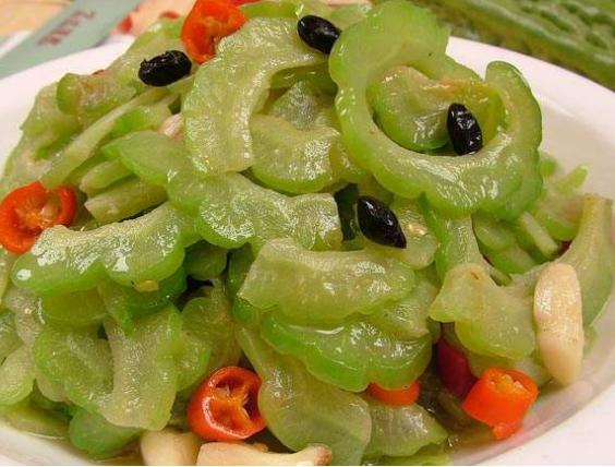 清热又祛暑的苦瓜家常做法,天热要多吃苦瓜教你新吃法