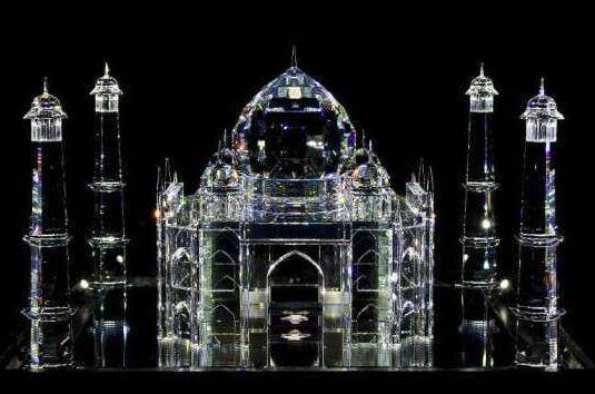 施华洛世奇的水晶和天然水晶相比,施华洛世奇人造水晶值钱吗