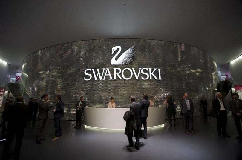 施华洛世奇的水晶和天然水晶相比,施华洛世奇人造水晶值钱吗