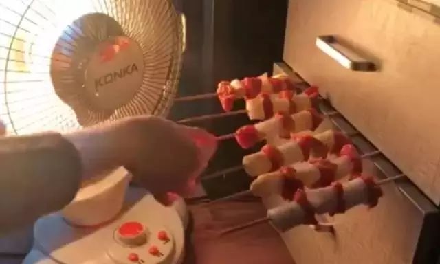 饮水机煮火锅视频,饮水机煮火锅能煮熟吗