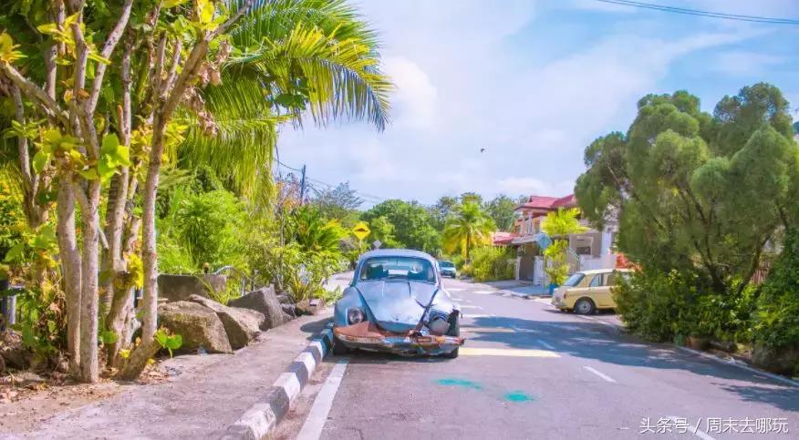 去了夏威夷才知道女人不用穿bra,去了斐济才知道，男人不爱穿裤子