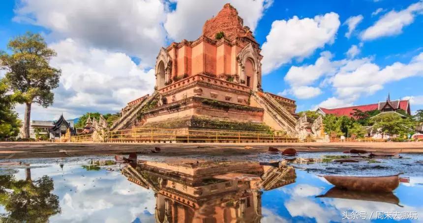 去了夏威夷才知道女人不用穿bra,去了斐济才知道，男人不爱穿裤子