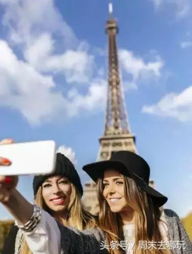 去了夏威夷才知道女人不用穿bra,去了斐济才知道，男人不爱穿裤子