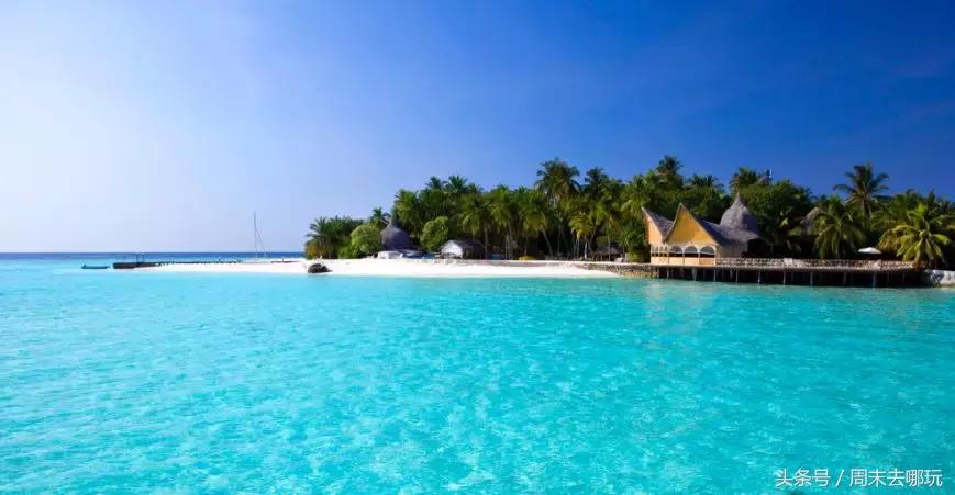 去了夏威夷才知道女人不用穿bra,去了斐济才知道，男人不爱穿裤子