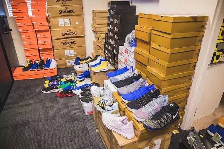 血洗火箭,带你走进勇士的球鞋仓库!