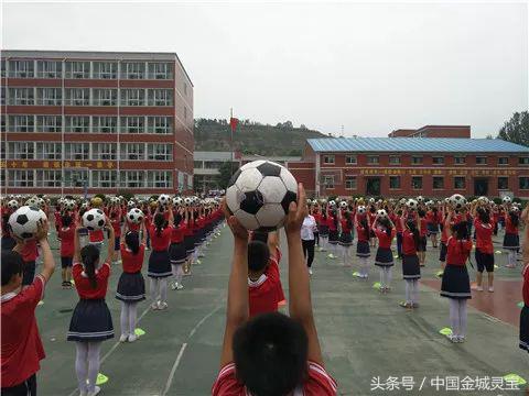 红色基因代代传二年级,红色基因代代传承小学生宣讲稿