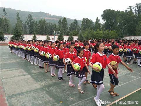 红色基因代代传二年级,红色基因代代传承小学生宣讲稿