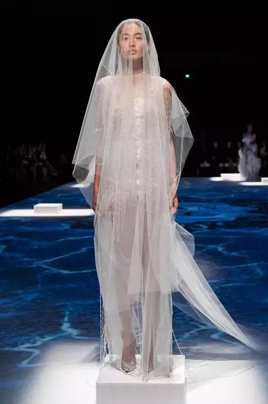 颖儿千山暮雪130斤,颖儿婚纱多少钱