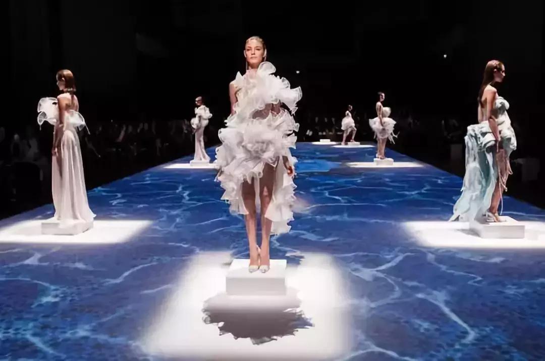 颖儿千山暮雪130斤,颖儿婚纱多少钱