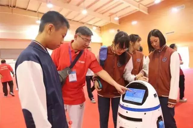 海淀外国语实验学校：个性化发展，打造不一样的海淀教育“新品牌”