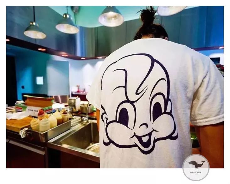 谁说女子不如男？香港女学霸卖包子，70块一个，人们排队抢着买