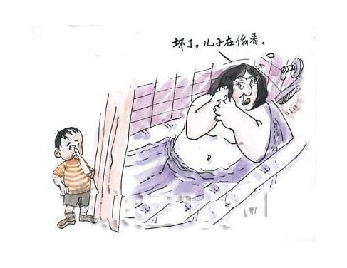 孩子喜欢摸妈妈胸怎么办？到了这个年龄必须制止，尤其是男孩！