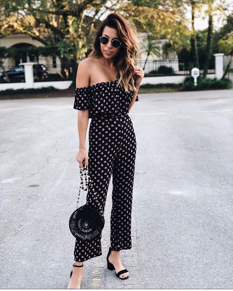 夏天波点荷叶领上衣怎么搭配,夏天波点衫怎么搭配