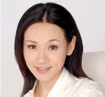 交往过40多个男朋友的女明星,和男友相恋6年多的女明星