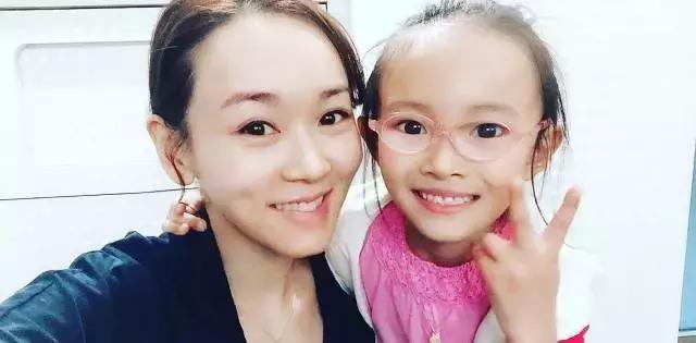 交往过40多个男朋友的女明星,和男友相恋6年多的女明星