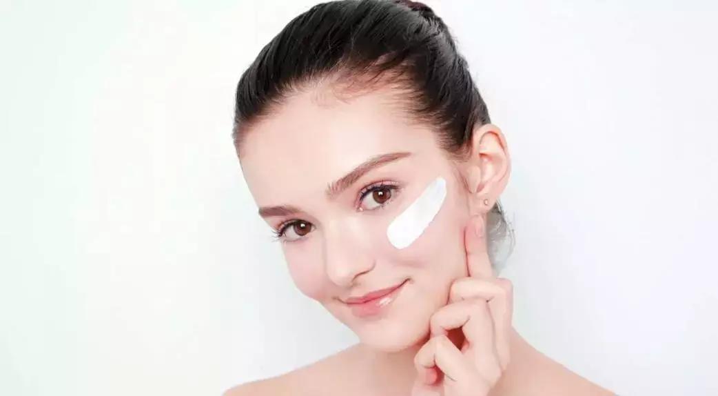 裸妆护肤步骤,裸妆前怎么护肤不卡粉