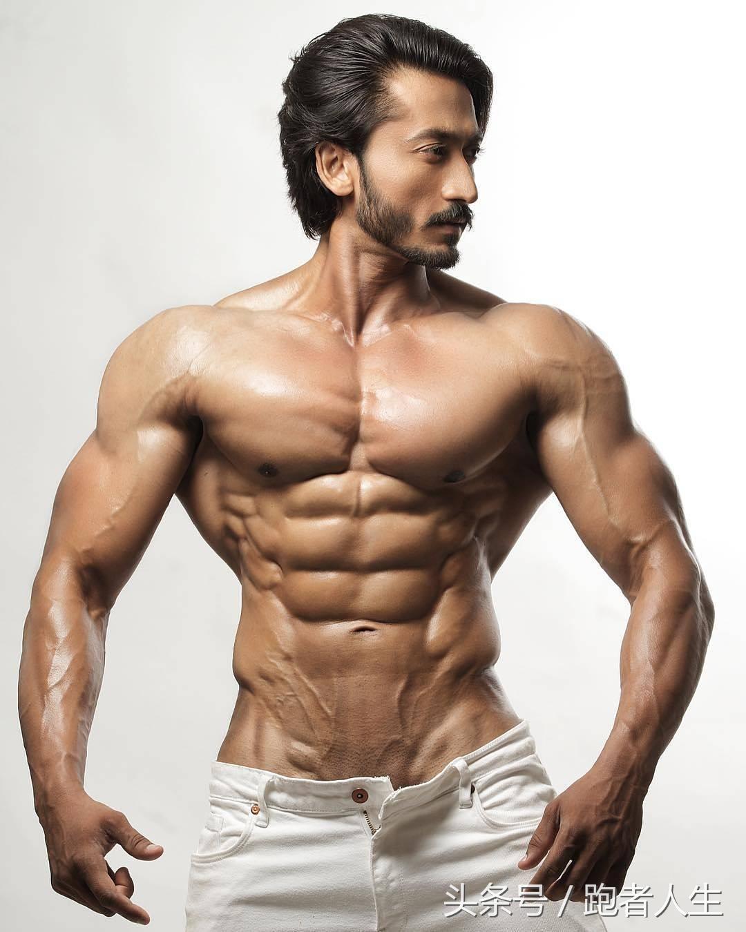 蝴蝶袖很严重怎么办,甩掉蝴蝶袖就是这么简单