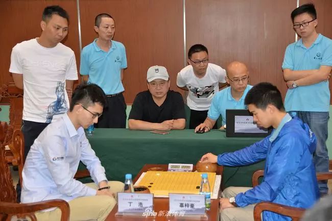 柯洁对韩国棋手连胜纪录,柯洁小组赛全胜出线