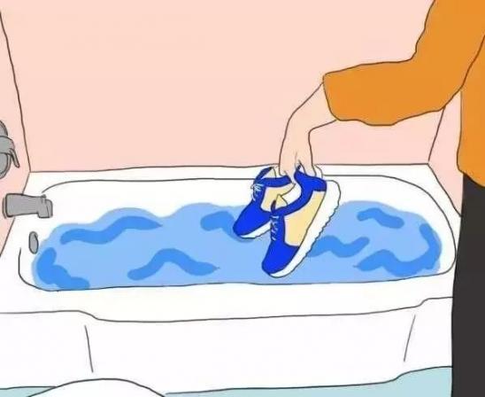 鞋子脏了有哪些东西能擦掉,鞋子上面的脏东西清理干净