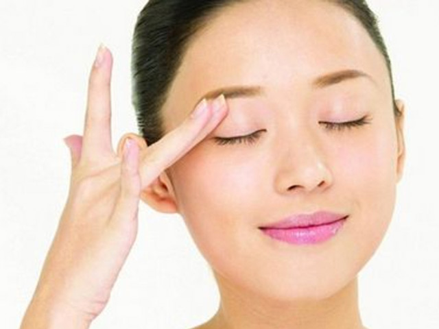 做眼部护理后怎么保养,做眼部护理能淡化黑眼圈吗