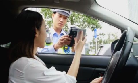 有电子驾驶证行驶证还要带原件吗,驾驶证件电子版的怎么照相