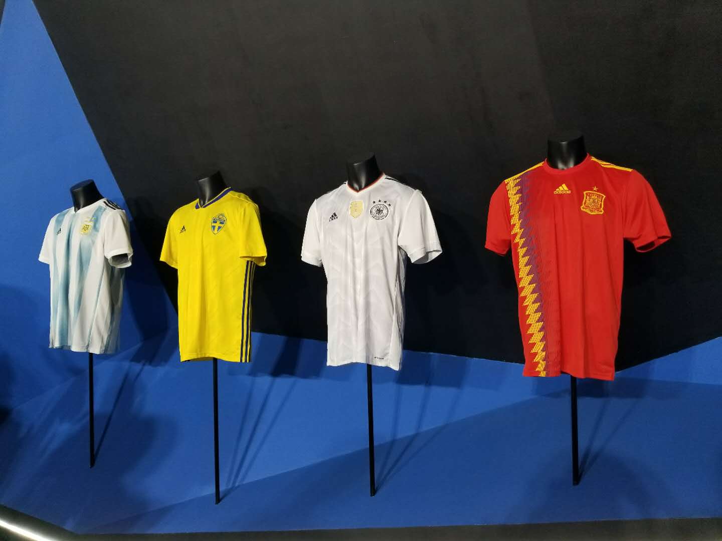 vivo世界杯发布,vivo世界杯定制版足球