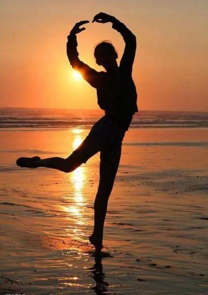 情感教主惹争议,情感教主ayawawa的崎岖复出路