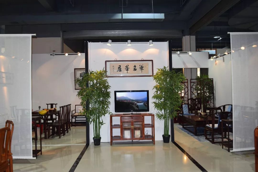 浠庡皬浣滃潑鍒颁骇涓氶泦缇ょ殑铚曞彉,浠庢爣鍑嗗寲鍚戠壒鑹插寲杞彉