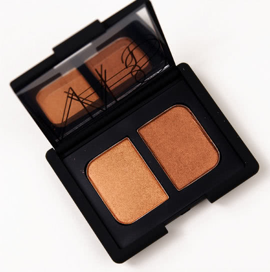 这个牌子出什么都火到断货，女生必须入一个