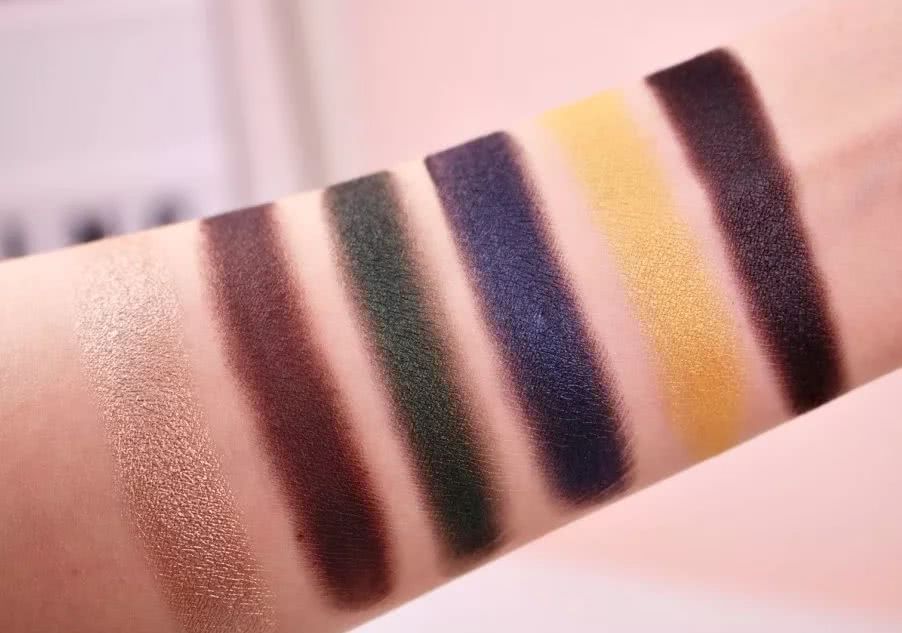 这个牌子出什么都火到断货，女生必须入一个