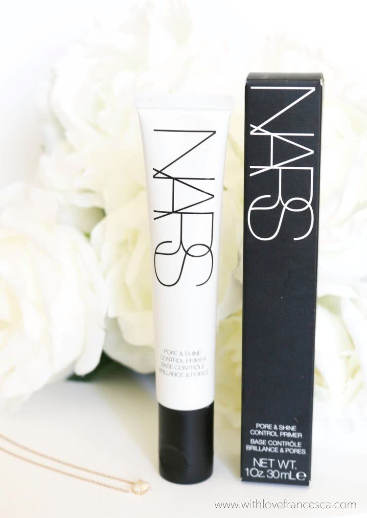 这个牌子出什么都火到断货，女生必须入一个