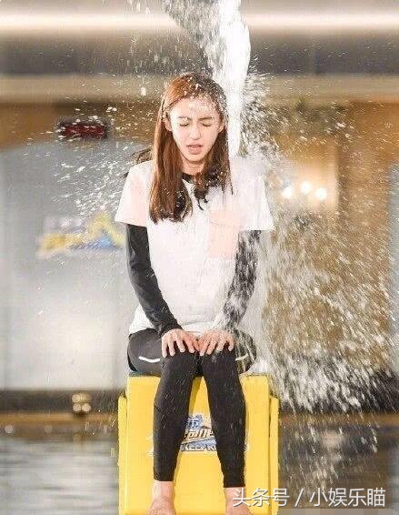 baby因生理期不能玩水被指玩不起,韩雪回复安慰,她却未发声