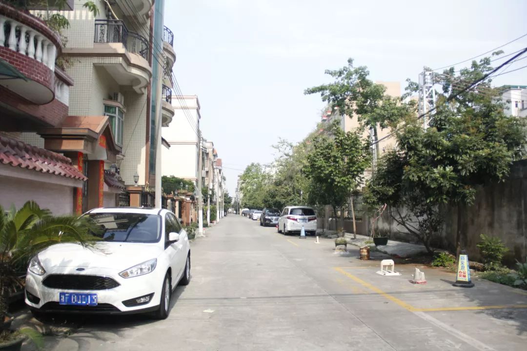 番禺｜桥南这个别墅小区黑灯瞎火12年！最近终于走向“光明”