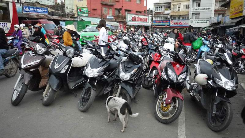 为什么越南街上都是摩托车,越南为什么摩托车多