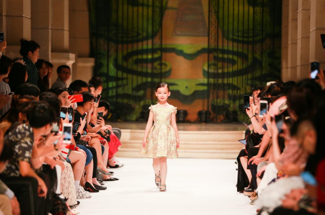 李雨宸重庆,李雨宸街拍