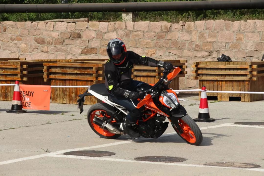 ktm390duke一米七可以骑吗,新款ktm390duke适合摩旅吗