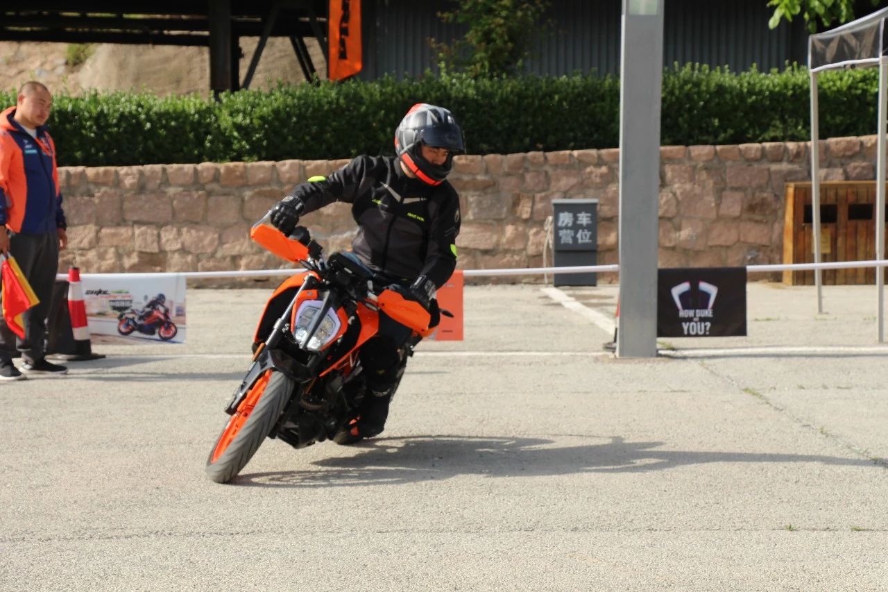 ktm390duke一米七可以骑吗,新款ktm390duke适合摩旅吗
